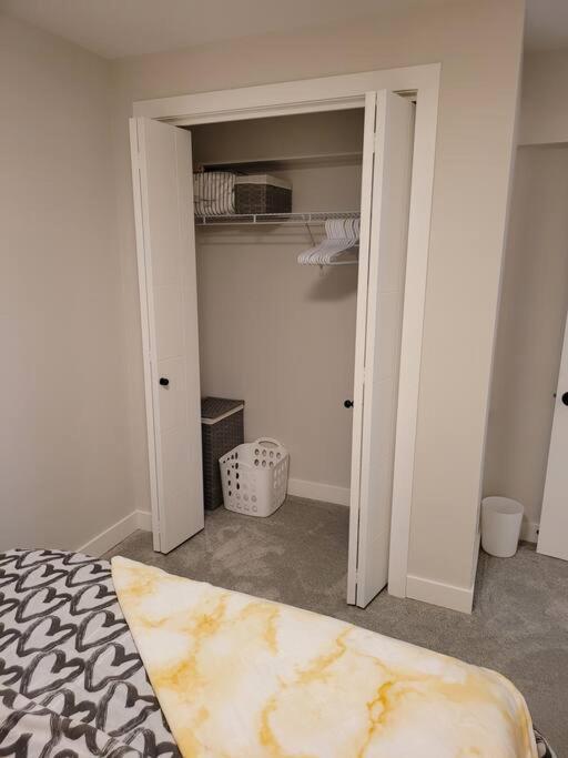 Luxury One Bedroom Winnipeg Eksteriør billede